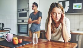 Πως να είσαι περισσότερο συναισθηματικά διαθέσιμη στη σχέση
