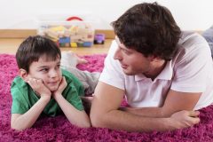 Πότε είναι η σωστή στιγμή να γνωρίσεις το νέο σου σύντροφο στα παιδιά σου