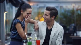 Πως να ξεκινήσεις συζήτηση με ένα άτομο που σε ενδιαφέρει