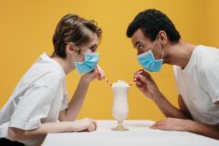 Φλερτ μετά την Καραντίνα: Τι να κάνεις