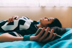 Πως να βοηθήσεις τη φίλη σου να ξεπεράσει το χωρισμό της
