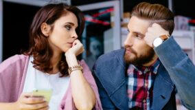 Σε Θέλει ή απλά σε Συμπαθεί; 8 Τρόποι να το Εξακριβώσεις!